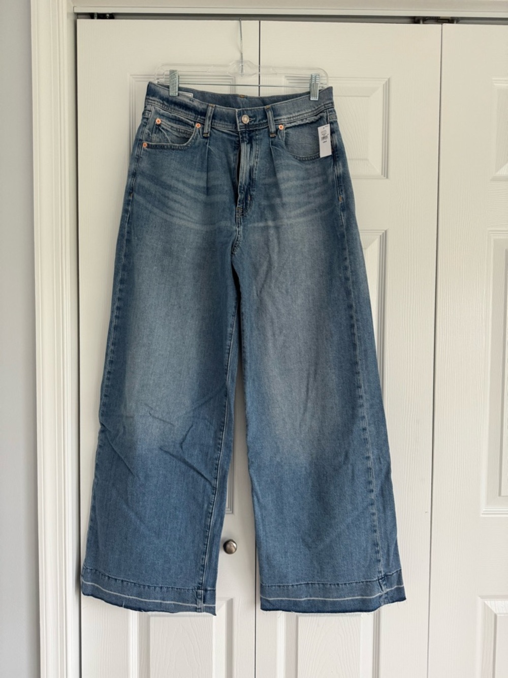 GAP Women's Wide-Leg Jeans in Medium Blue Wash